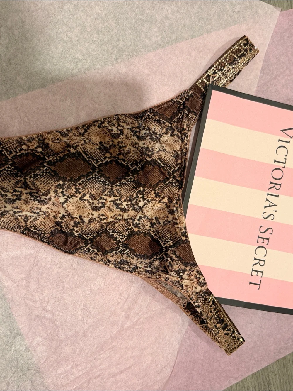 New VS VERY SEXY Shine Strap Brazilian Panty M